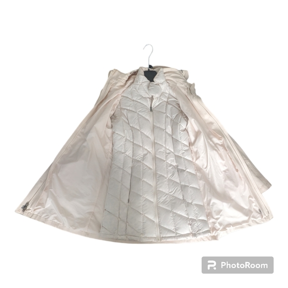 Patagonia Tres 3-1 Parka in Oat Waterproof Jacket - Picture 3 of 6